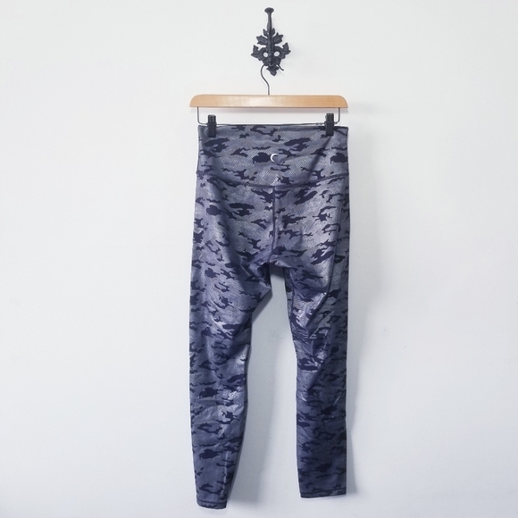 Zyia Silver Camo Crop Legging High Rise Size 14 - 16 EUC - Picture 3 of 6
